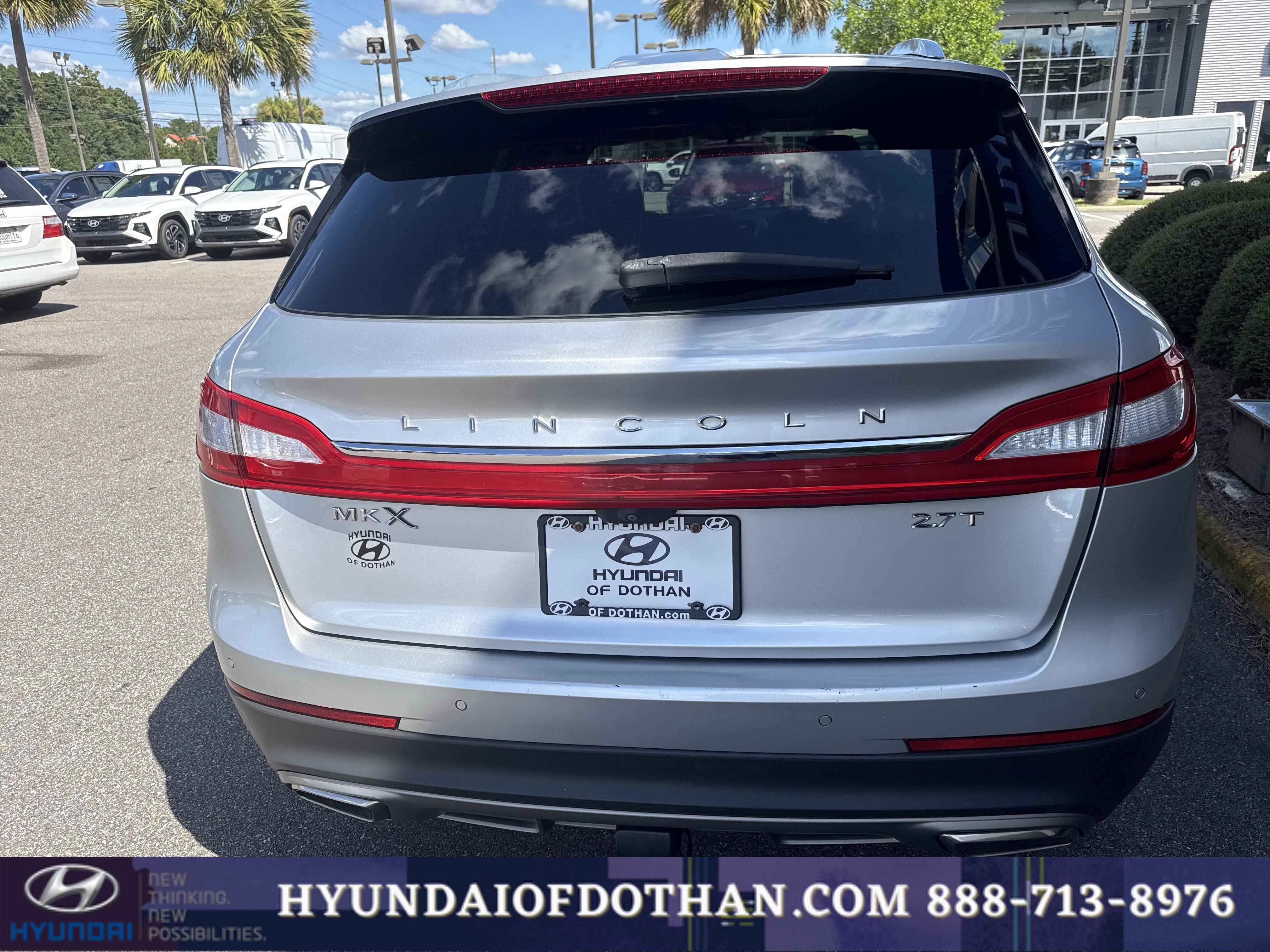 Used 2018 Lincoln MKX Select w/ Select Plus Package FWD image 3
