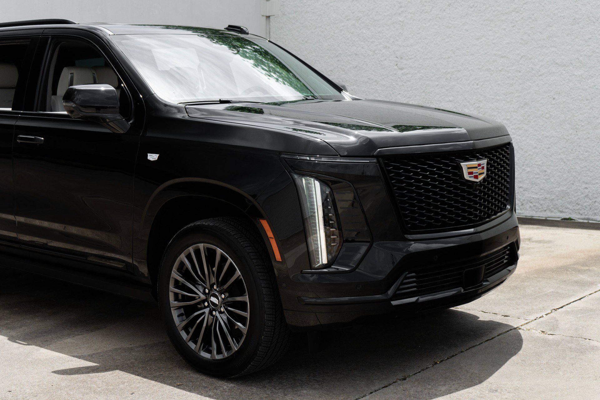 Used 2026 Cadillac Escalade Platinum Sport w/ LPO, Floor Liner Package AWD/4WD image 17