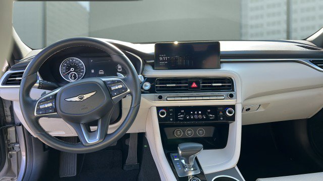 Used 2025 Genesis G70 2.5T image 19