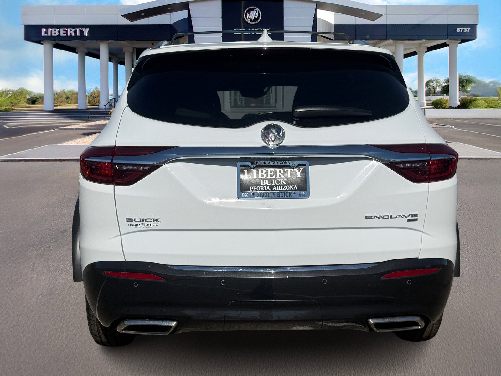 Used 2018 Buick Enclave Essence image 5