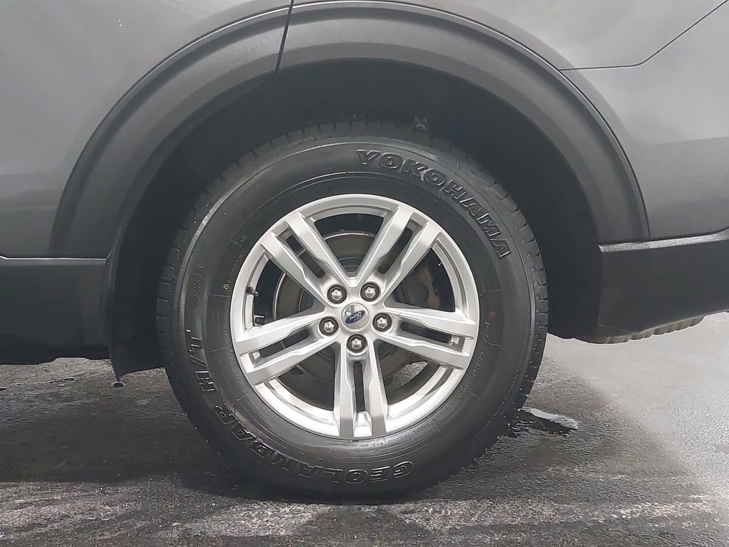 Used 2020 Ford Explorer XLT image 35