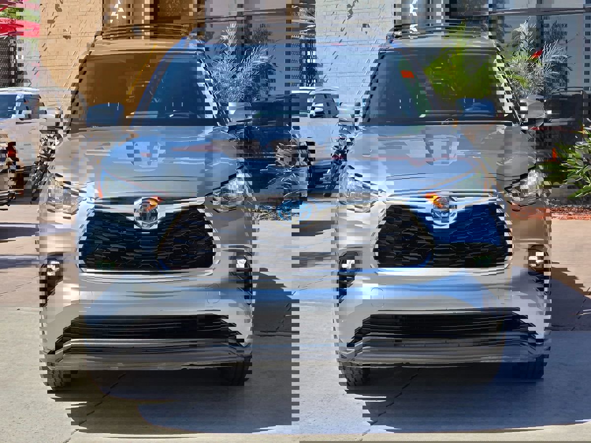 Used 2020 Toyota Highlander XLE image 5