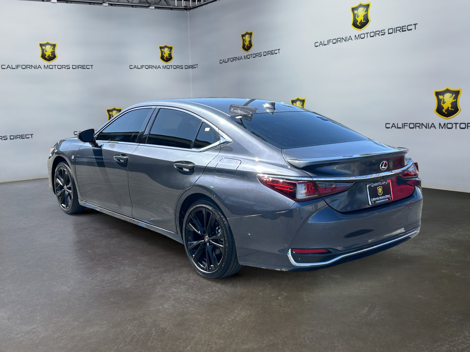Used 2024 Lexus ES 300h F Sport FWD image 3