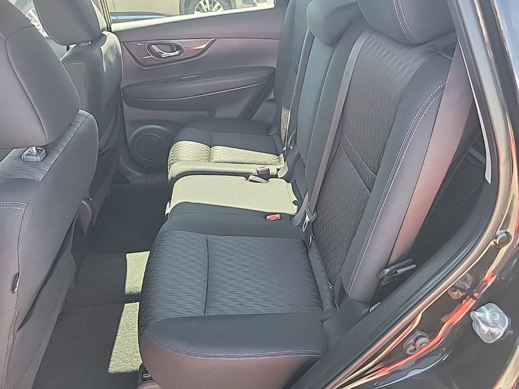 Used 2019 Nissan Rogue SV image 33