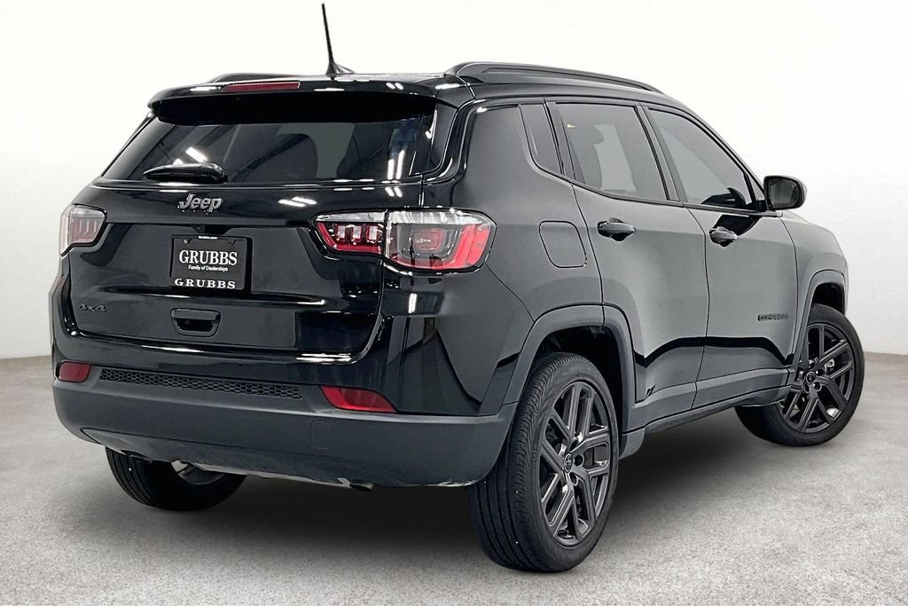Used 2026 Jeep Compass Latitude AWD/4WD image 2