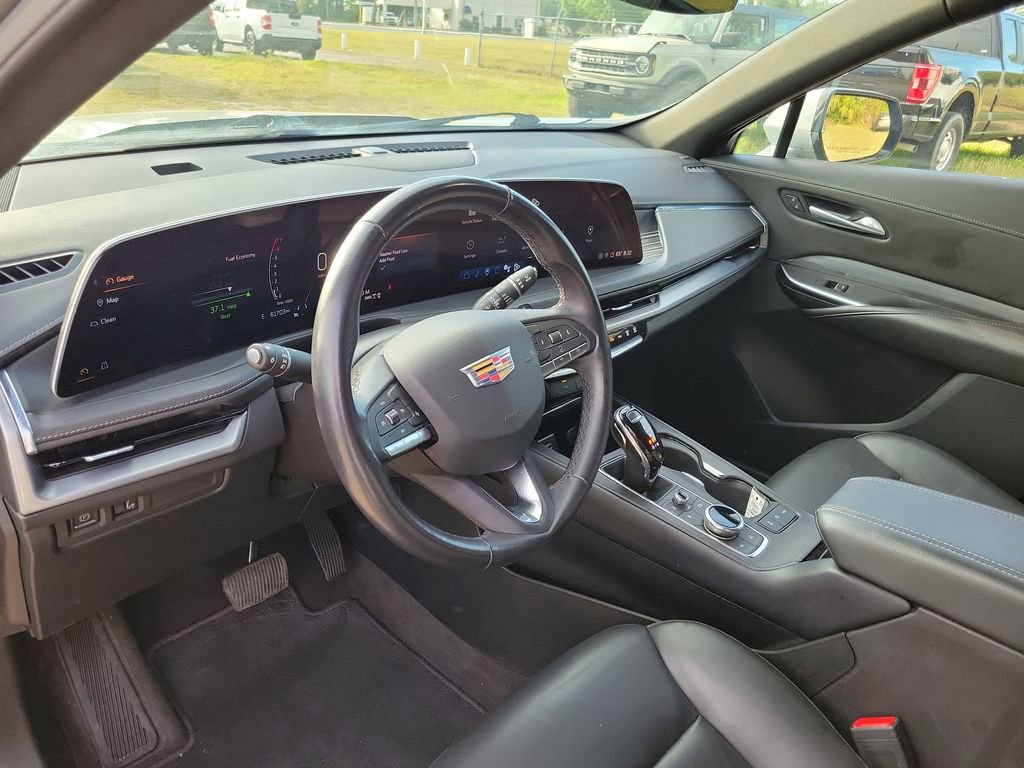 Used 2024 Cadillac XT4 Premium Luxury AWD/4WD image 15