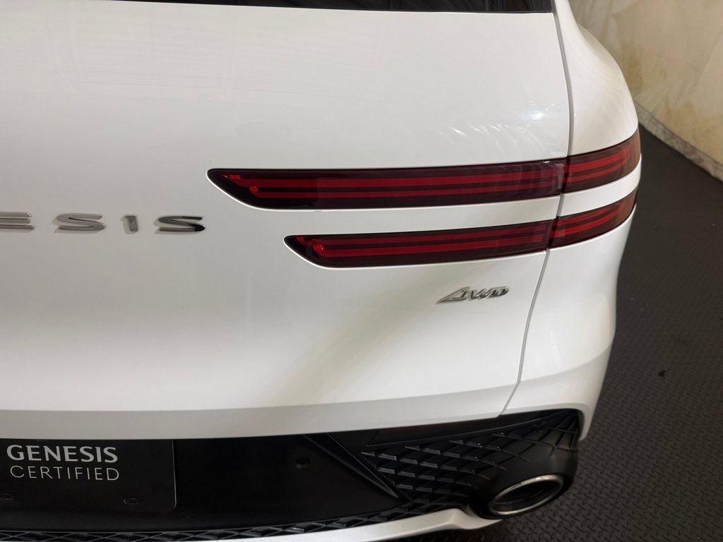 Certified 2022 Genesis GV70 2.5T w/ Sport Prestige Package image 11