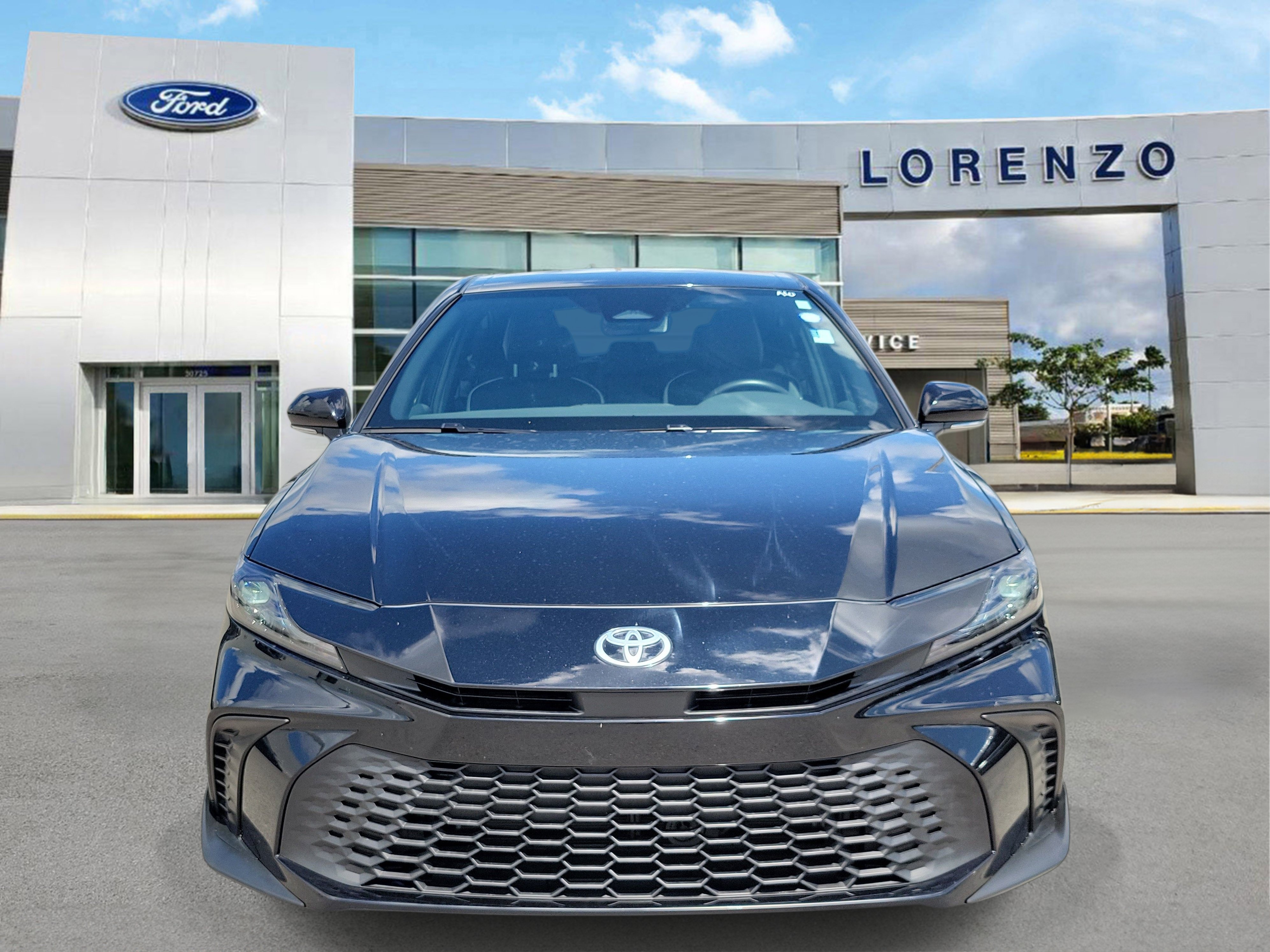 Used 2026 Toyota Camry SE FWD image 2