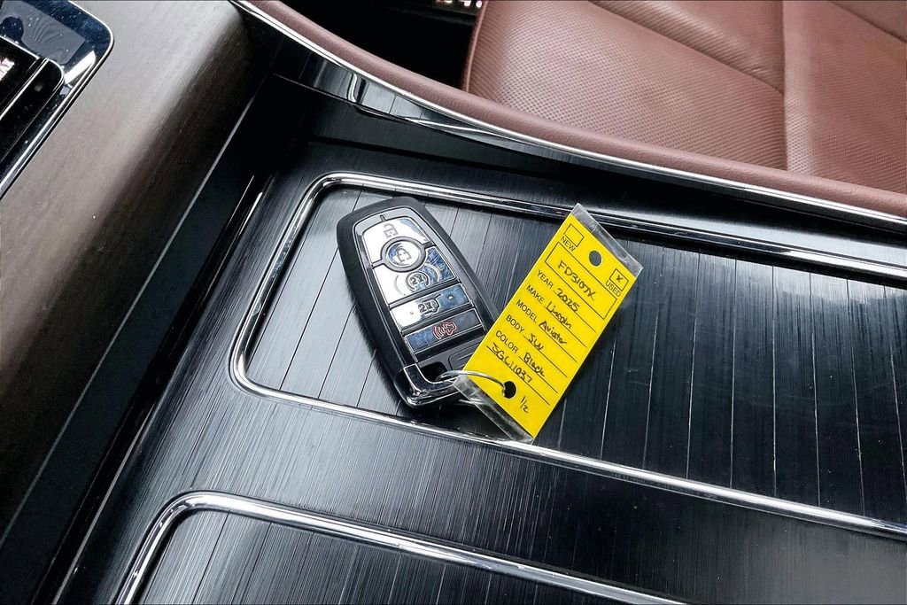 Used 2025 Lincoln Aviator Reserve w/ Illumination Package image 35