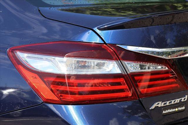 Used 2016 Honda Accord Sport image 11