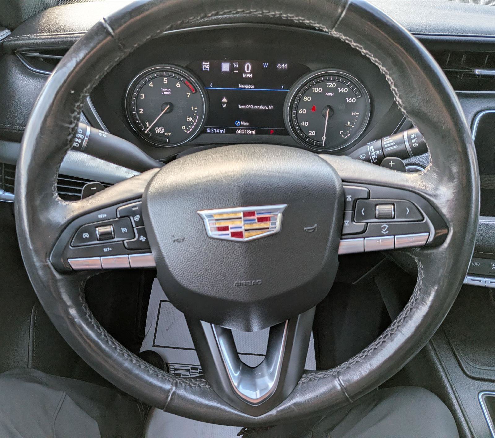 Used 2020 Cadillac XT4 Premium Luxury w/ Technology Package AWD/4WD image 15