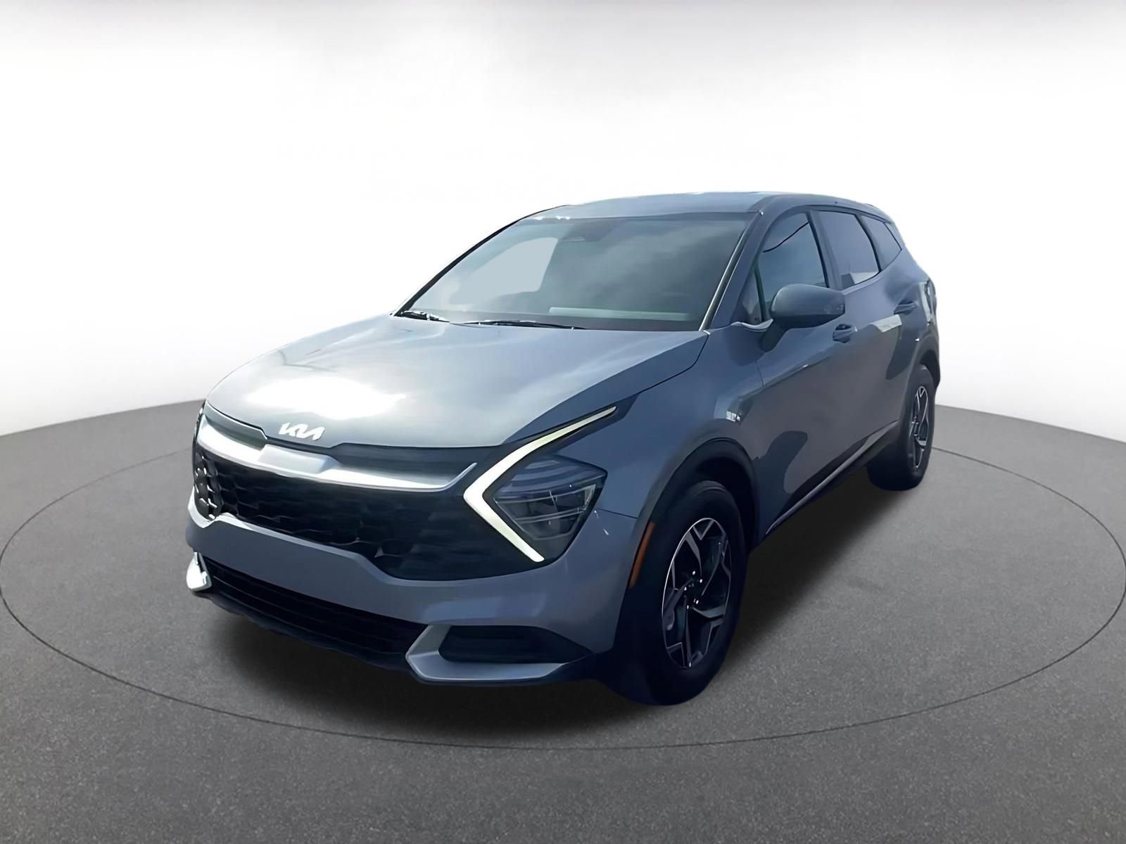 Used 2025 Kia Sportage LX image 7