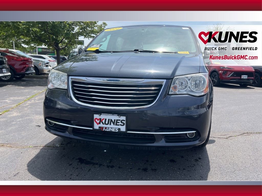 Used 2014 Chrysler Town & Country Touring-L FWD image 14