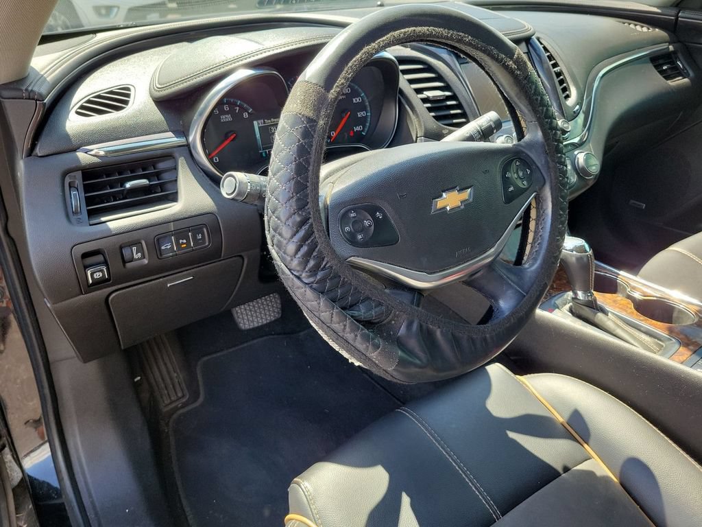 Used 2015 Chevrolet Impala LT FWD image 10
