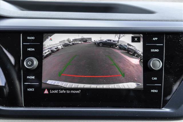 Used 2022 Volkswagen Taos SE image 15