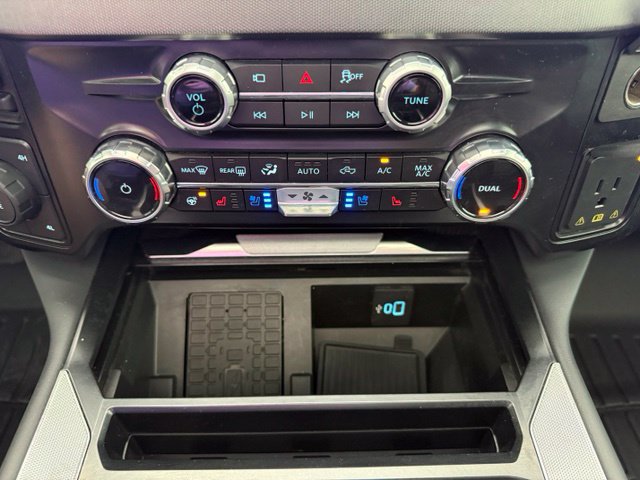 Certified 2025 Ford F350 Platinum w/ FX4 Off-Road Package AWD/4WD image 31