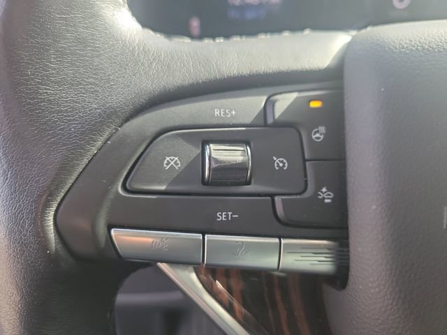 Used 2021 Cadillac Escalade Premium Luxury image 12