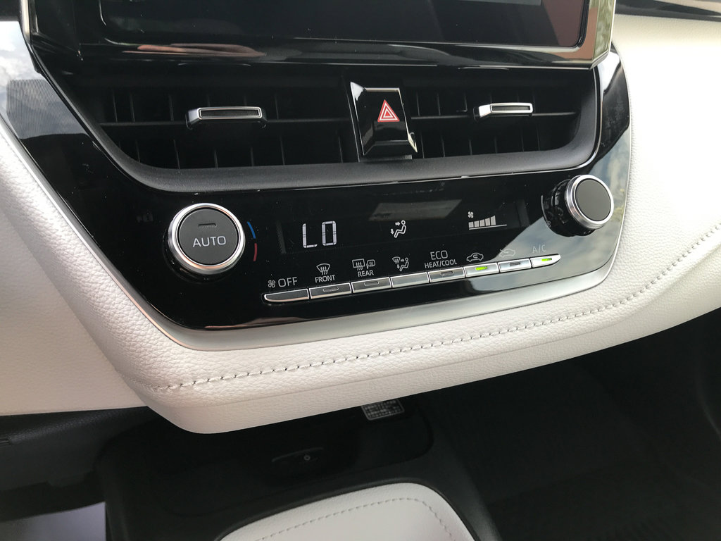 Certified 2024 Toyota Corolla SE w/ SE Package FWD image 21