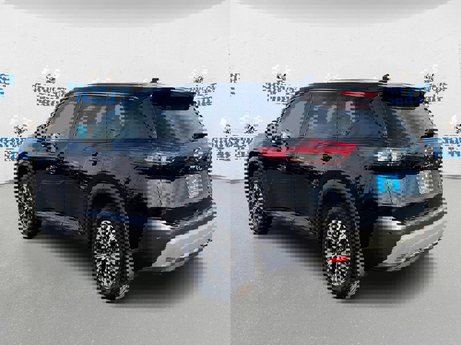 Used 2023 Nissan Rogue SV image 5