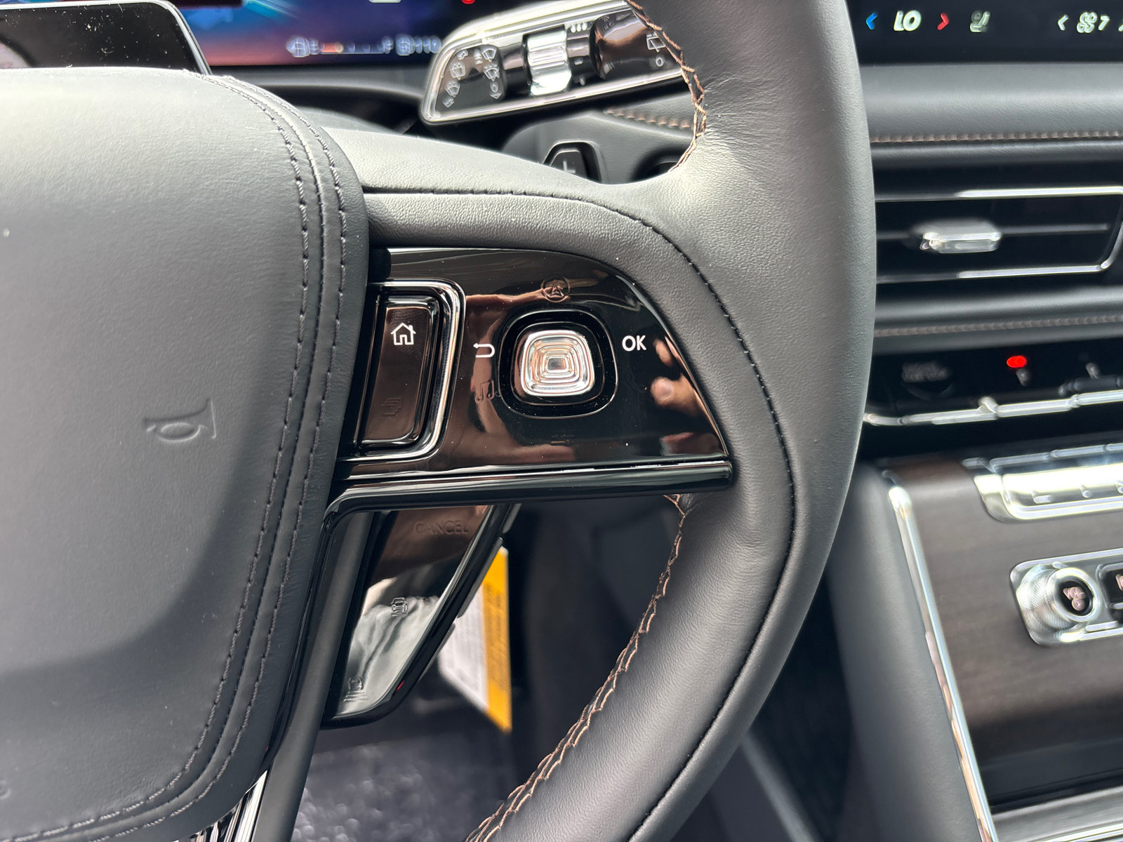New 2026 Lincoln Aviator Reserve AWD/4WD image 18