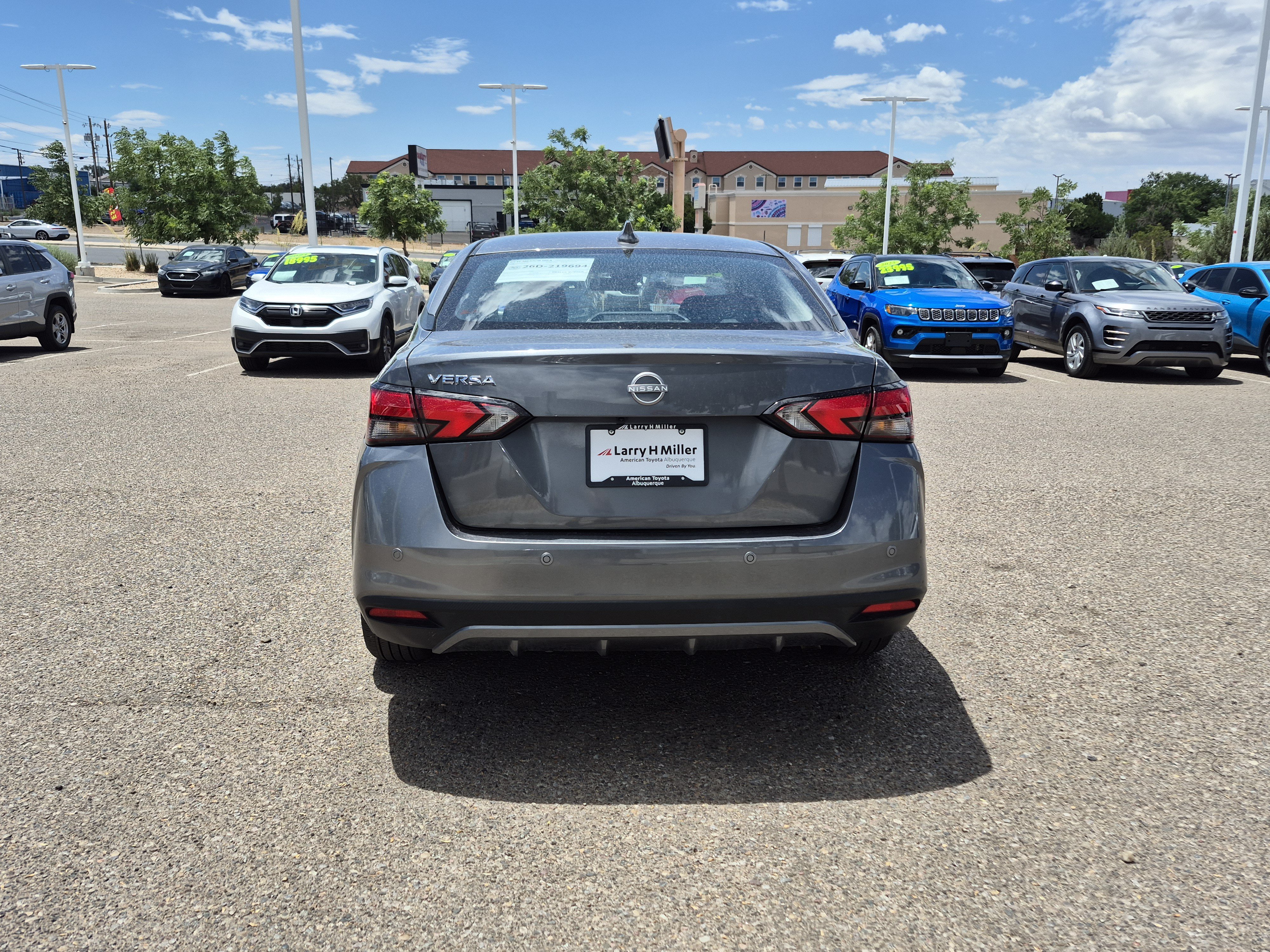Used 2025 Nissan Versa SV FWD image 4