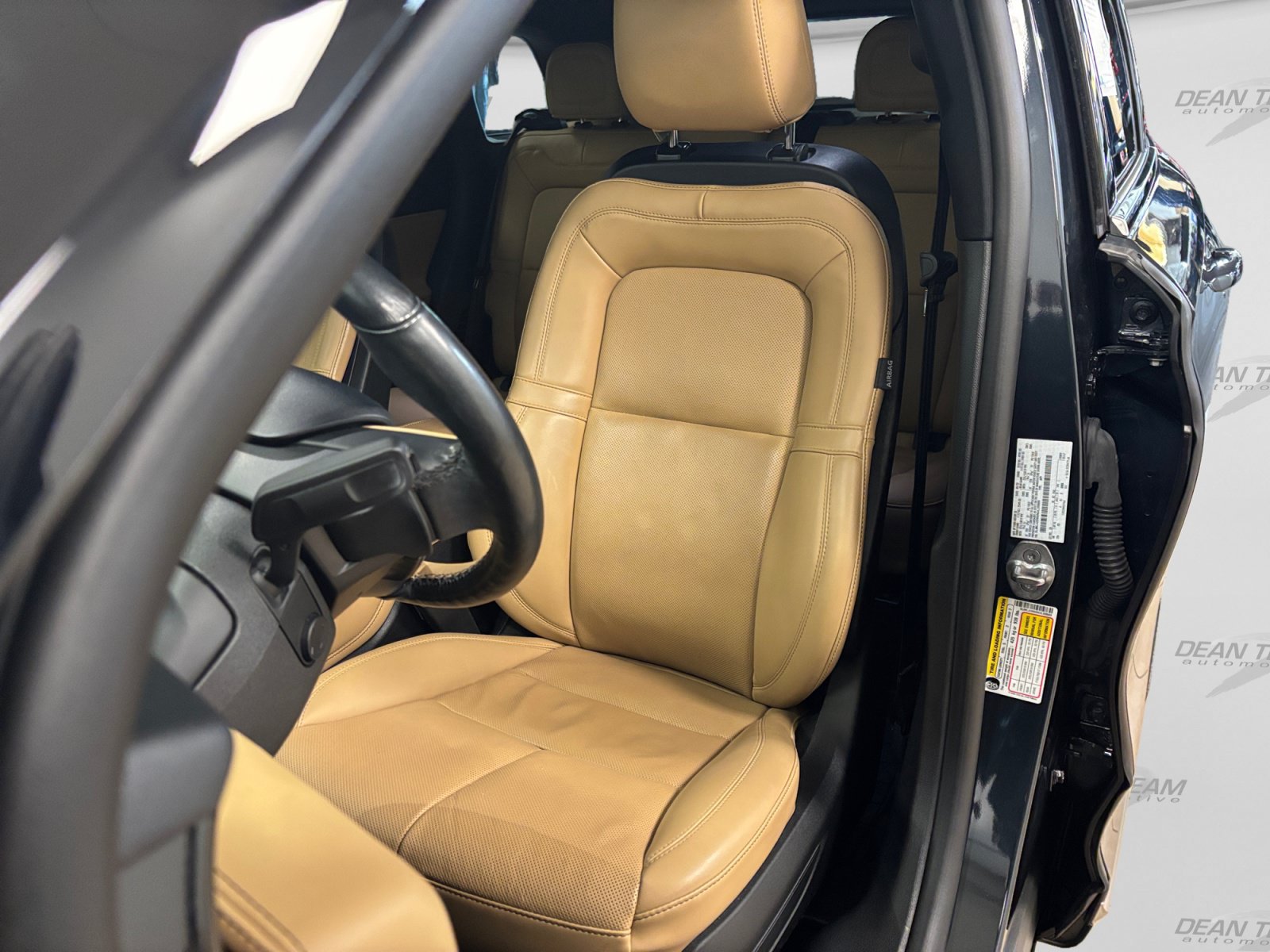 Used 2022 Lincoln Corsair Reserve w/ Equipment Group 201A AWD/4WD image 38