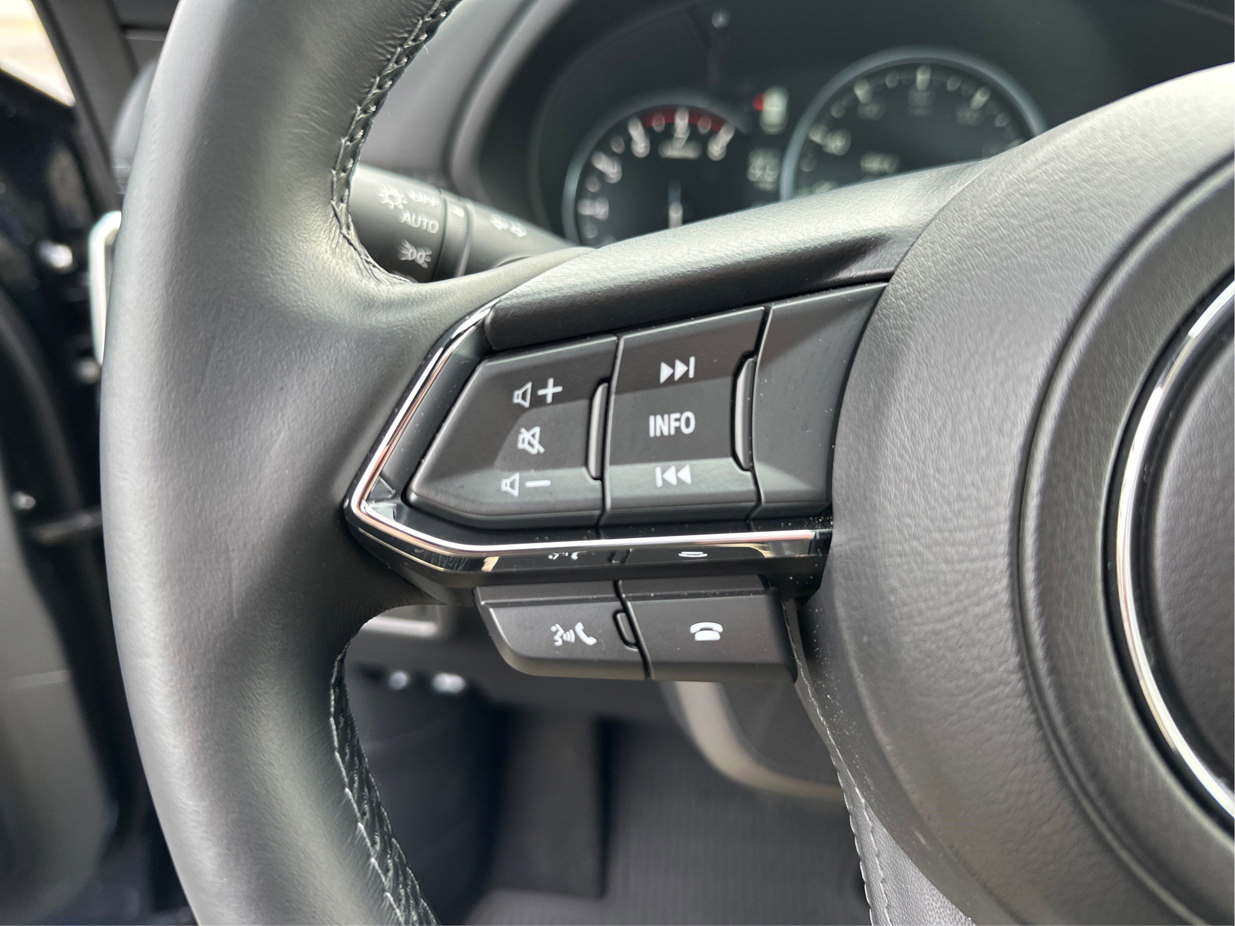 Certified 2025 MAZDA CX-5 Signature image 36