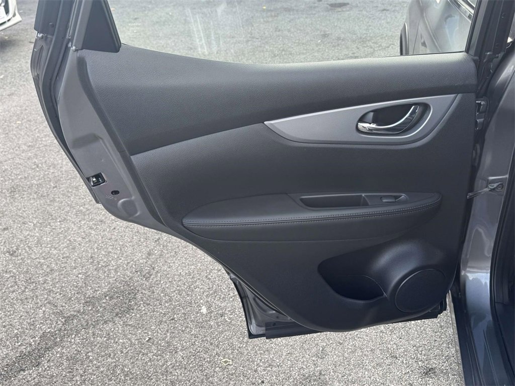 Used 2020 Nissan Rogue Sport SV w/ Technology Package image 13