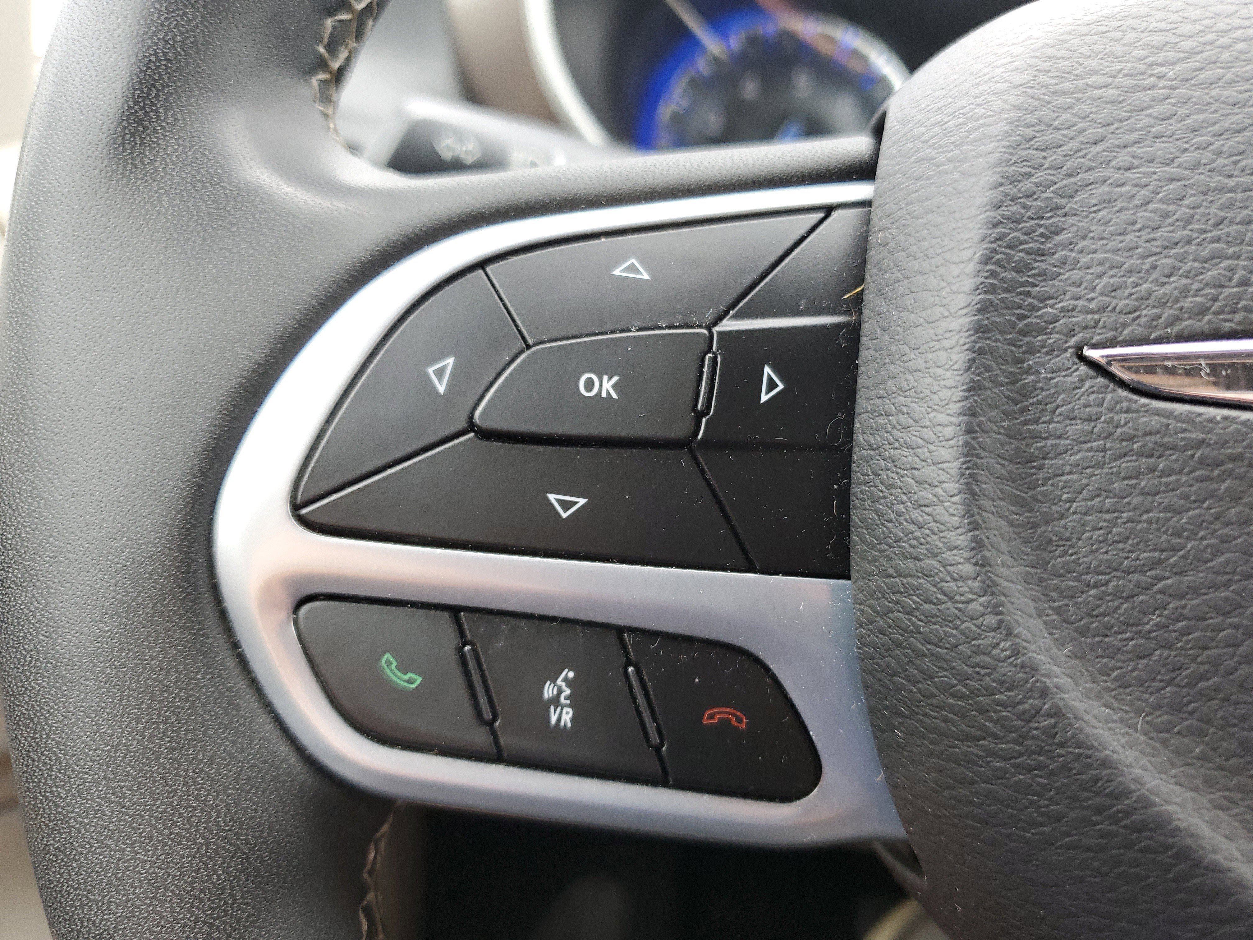 Used 2023 Chrysler Voyager LX image 21