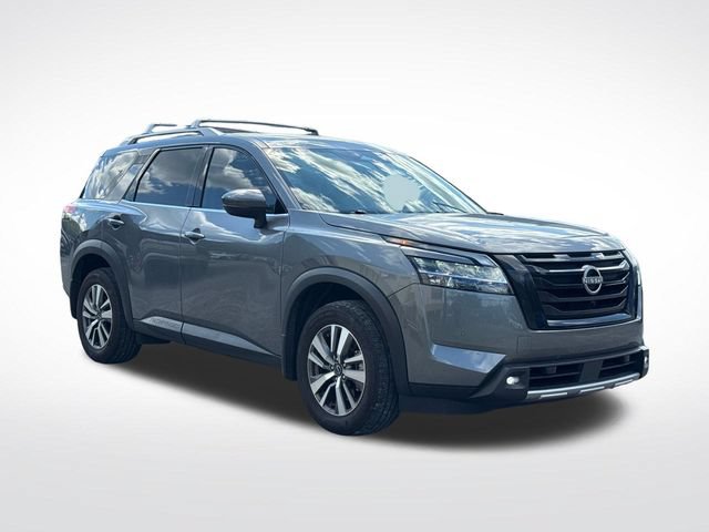Used 2023 Nissan Pathfinder SL w/ Lighting Package (N92) FWD image 9
