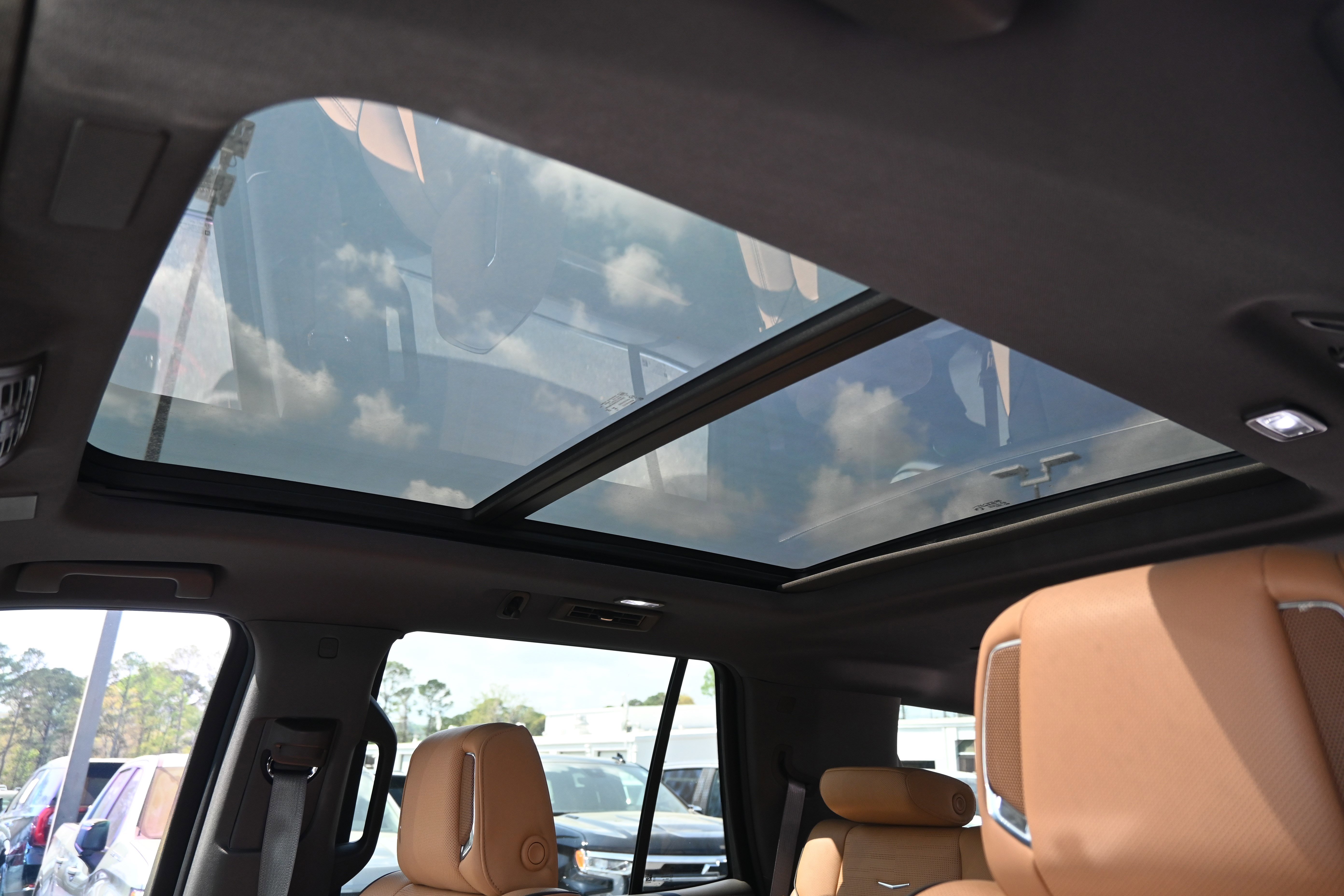 Used 2025 Cadillac Escalade Premium Luxury w/ Touring Package image 9