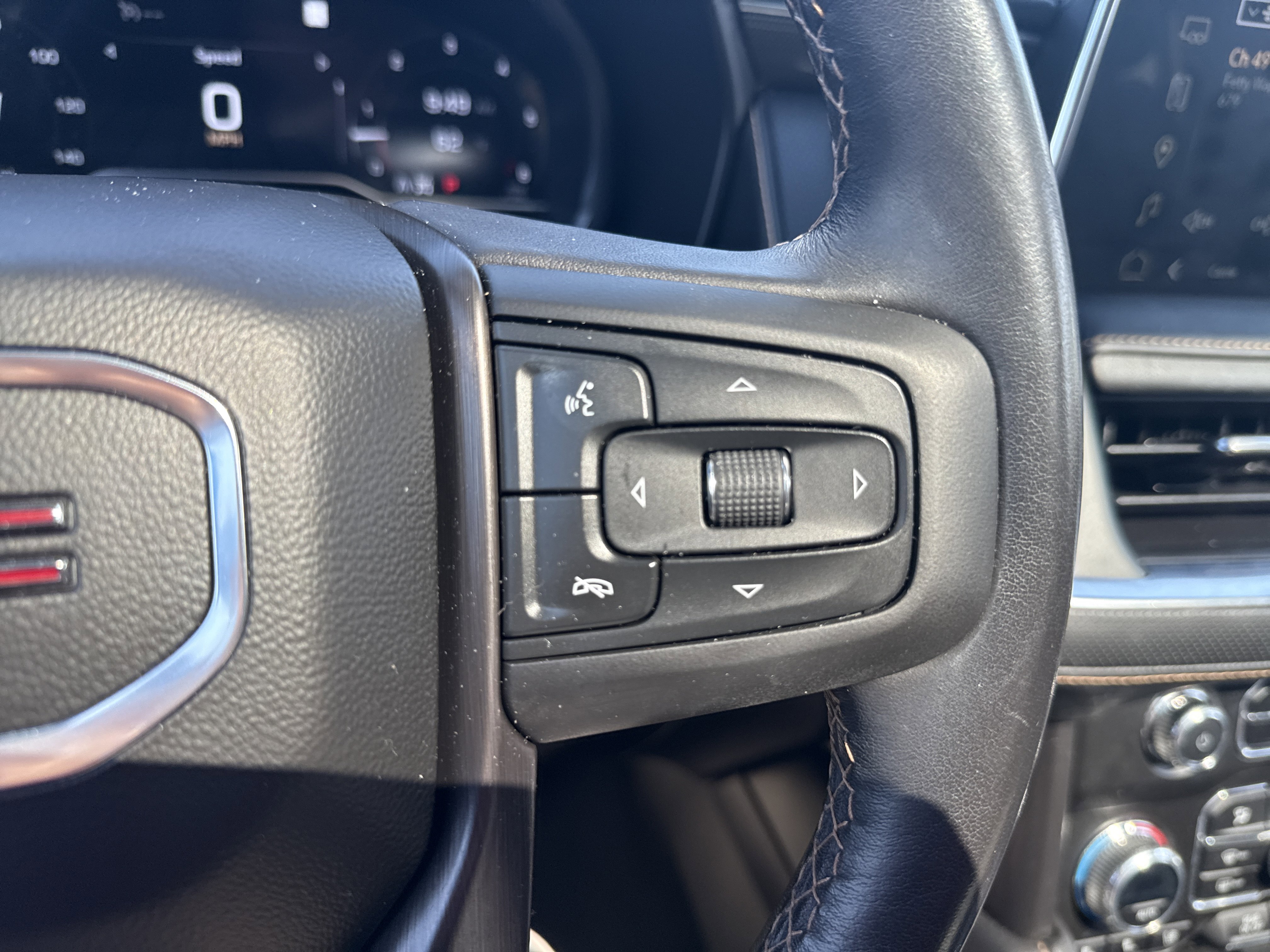 Used 2023 GMC Yukon AT4 w/ AT4 Premium Package AWD/4WD image 22