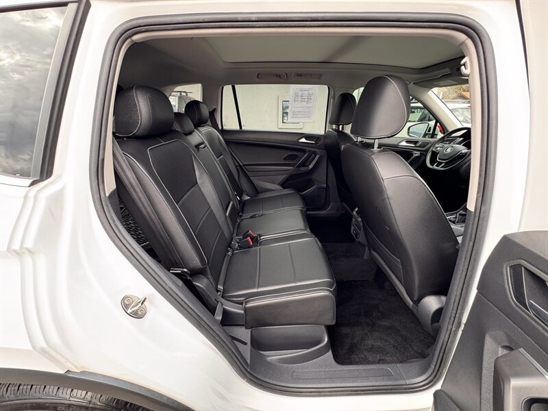 Used 2021 Volkswagen Tiguan SE w/ Panoramic Sunroof Package AWD/4WD image 27