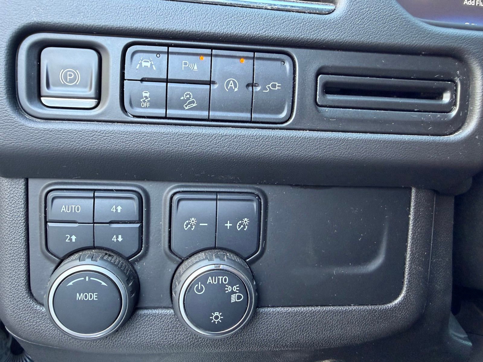 Used 2022 Chevrolet Suburban Z71 AWD/4WD image 21