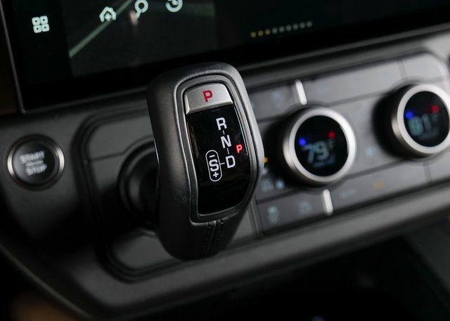 New 2026 Land Rover Defender 130 X-Dynamic SE image 16