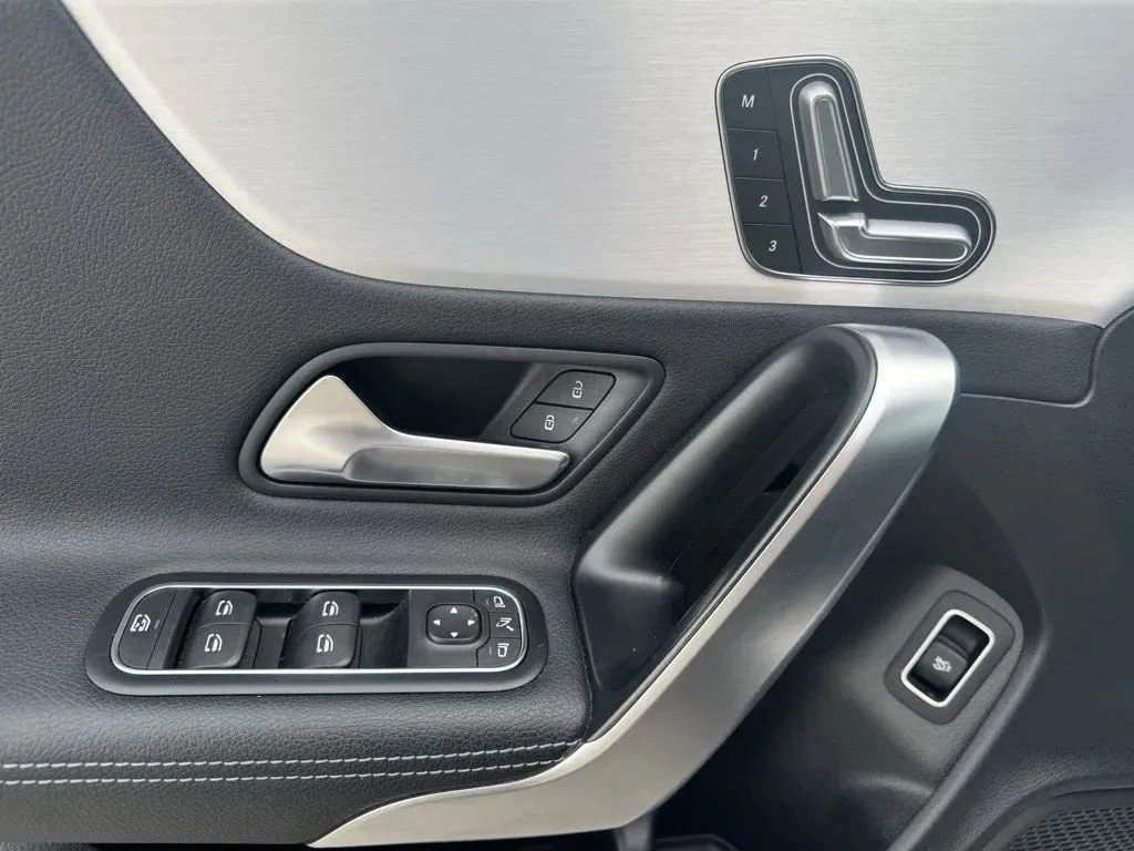 Used 2025 Mercedes-Benz CLA 250 CLA 250 image 12