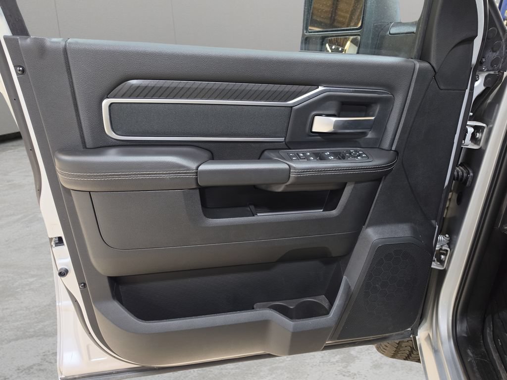New 2026 RAM 2500 Big Horn AWD/4WD image 14