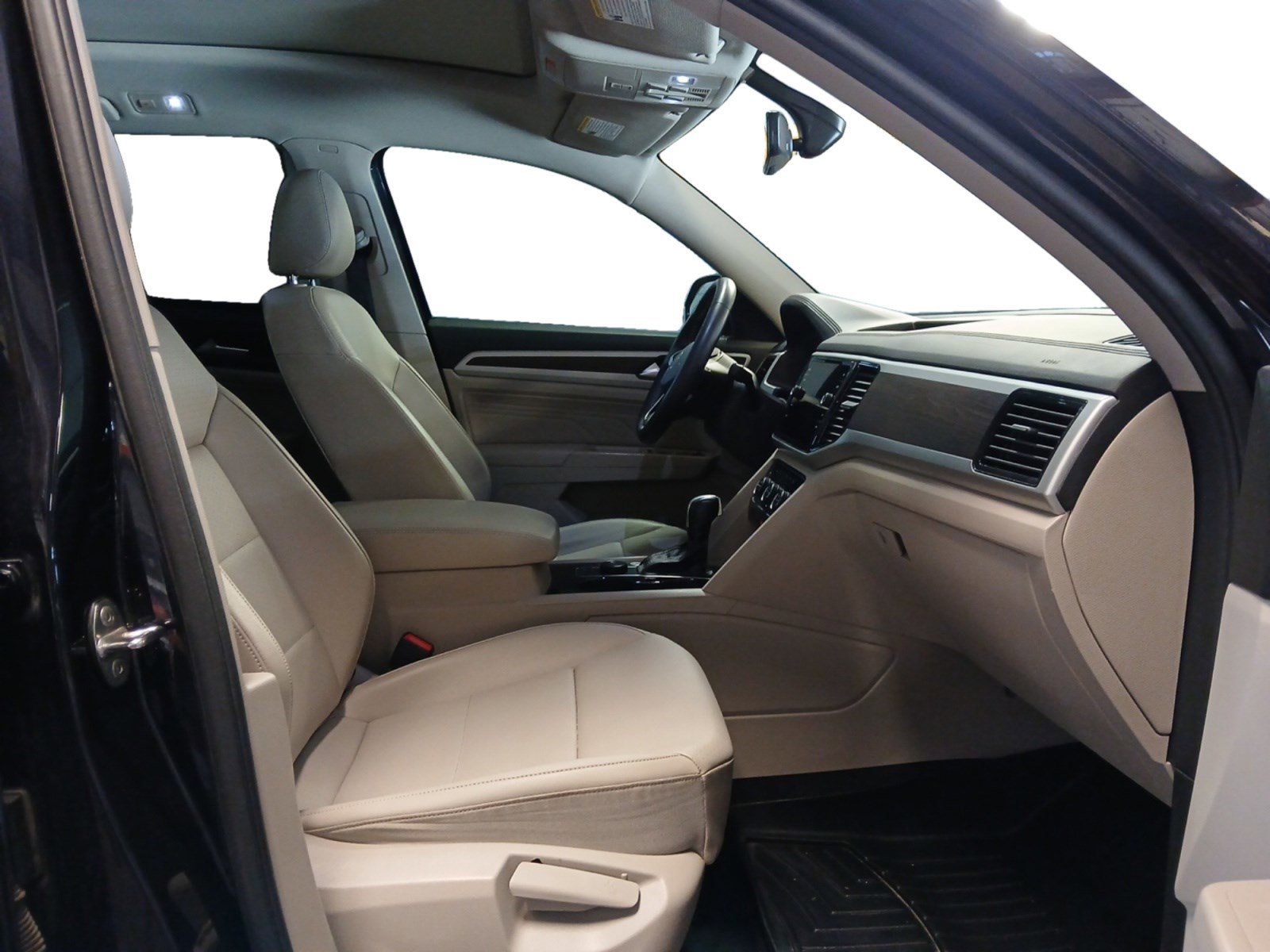 Used 2022 Volkswagen Atlas SE image 15