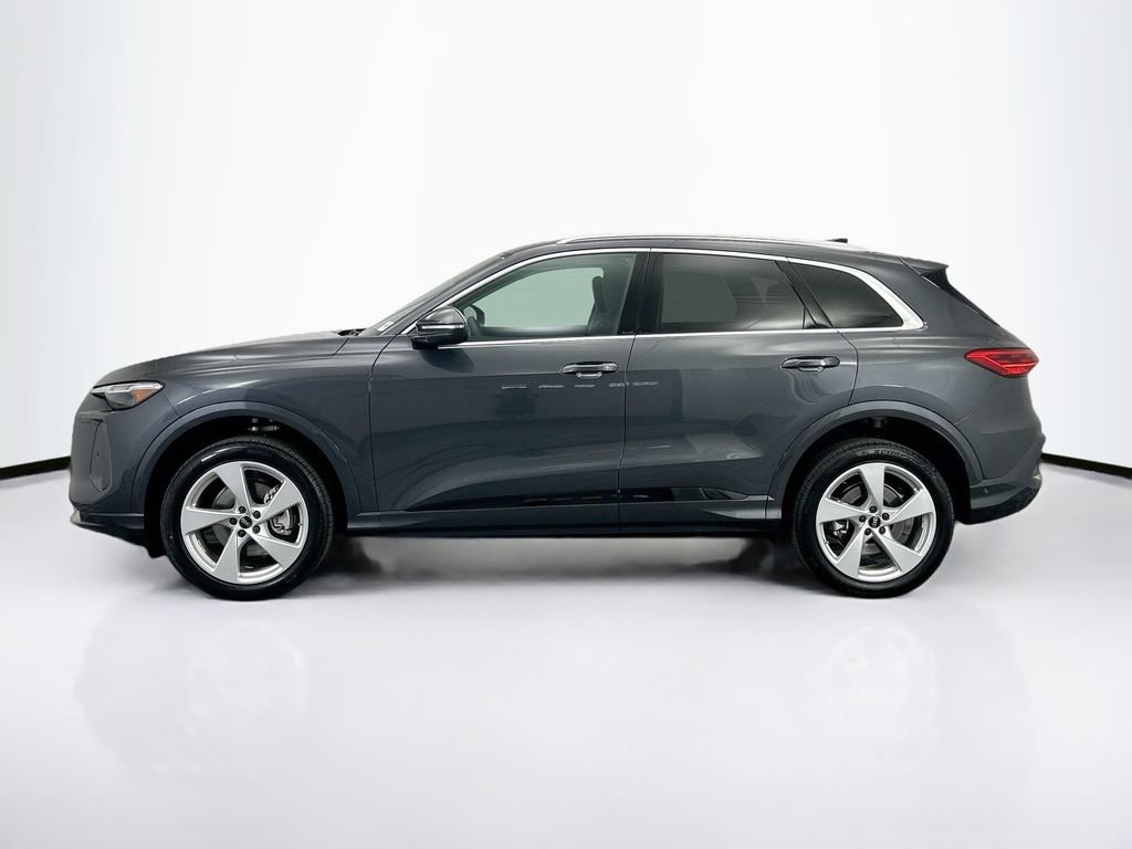 Certified 2025 Audi Q5 Premium AWD/4WD image 8