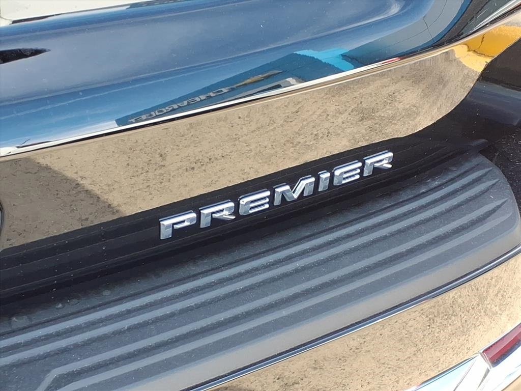 New 2026 Chevrolet Suburban Premier image 5