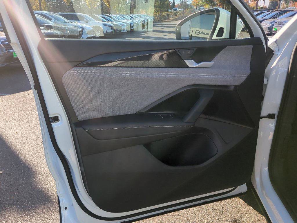 Used 2025 Volkswagen Tiguan S AWD/4WD image 14