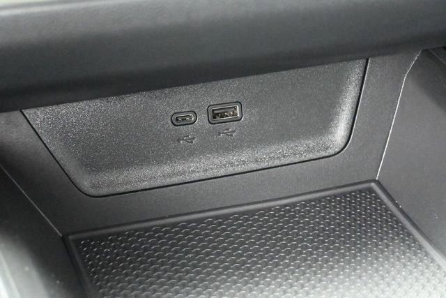 New 2026 Chevrolet Equinox LT w/ Safety and Technology Package FWD image 29