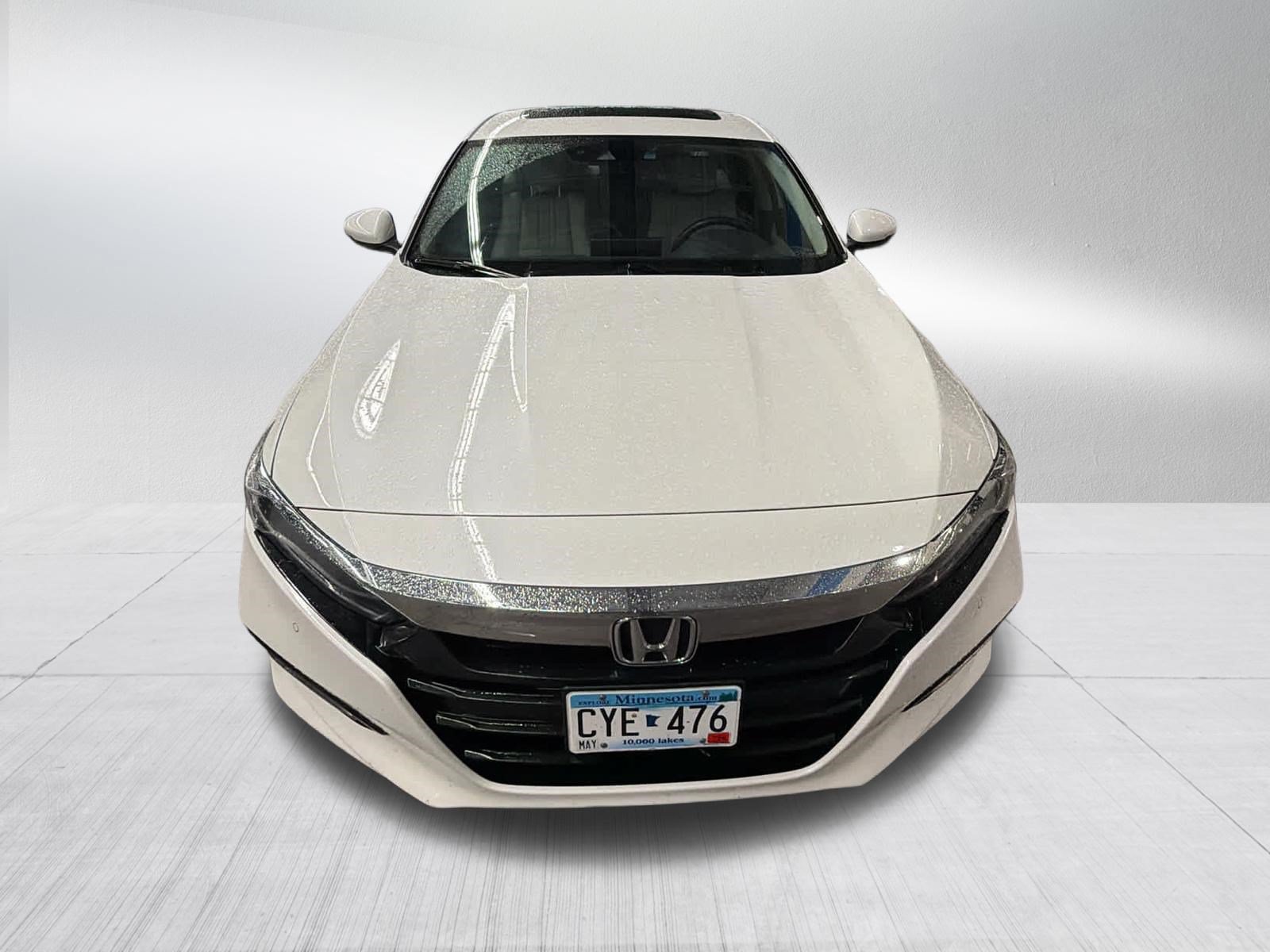 Used 2019 Honda Accord Touring image 2