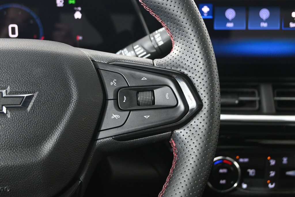 Used 2024 Chevrolet Trax RS w/ Sunroof Package image 34