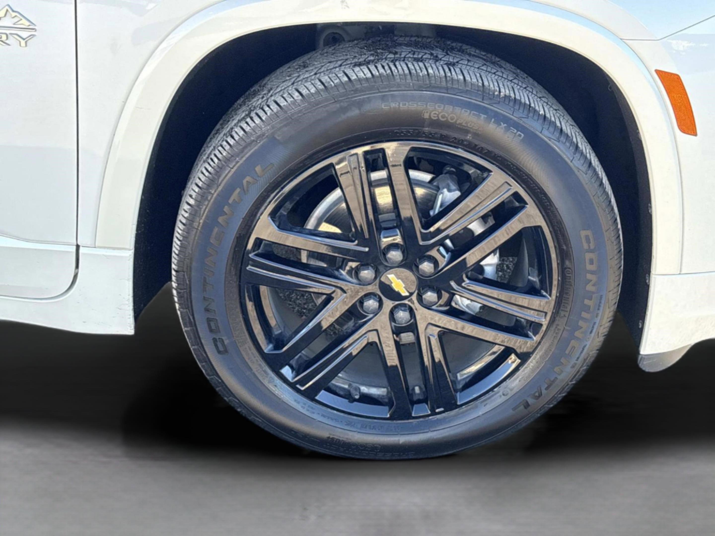 Used 2023 Chevrolet Traverse High Country w/ LPO, Cargo Package image 9