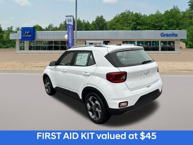 Certified 2025 Hyundai Venue SEL image 9
