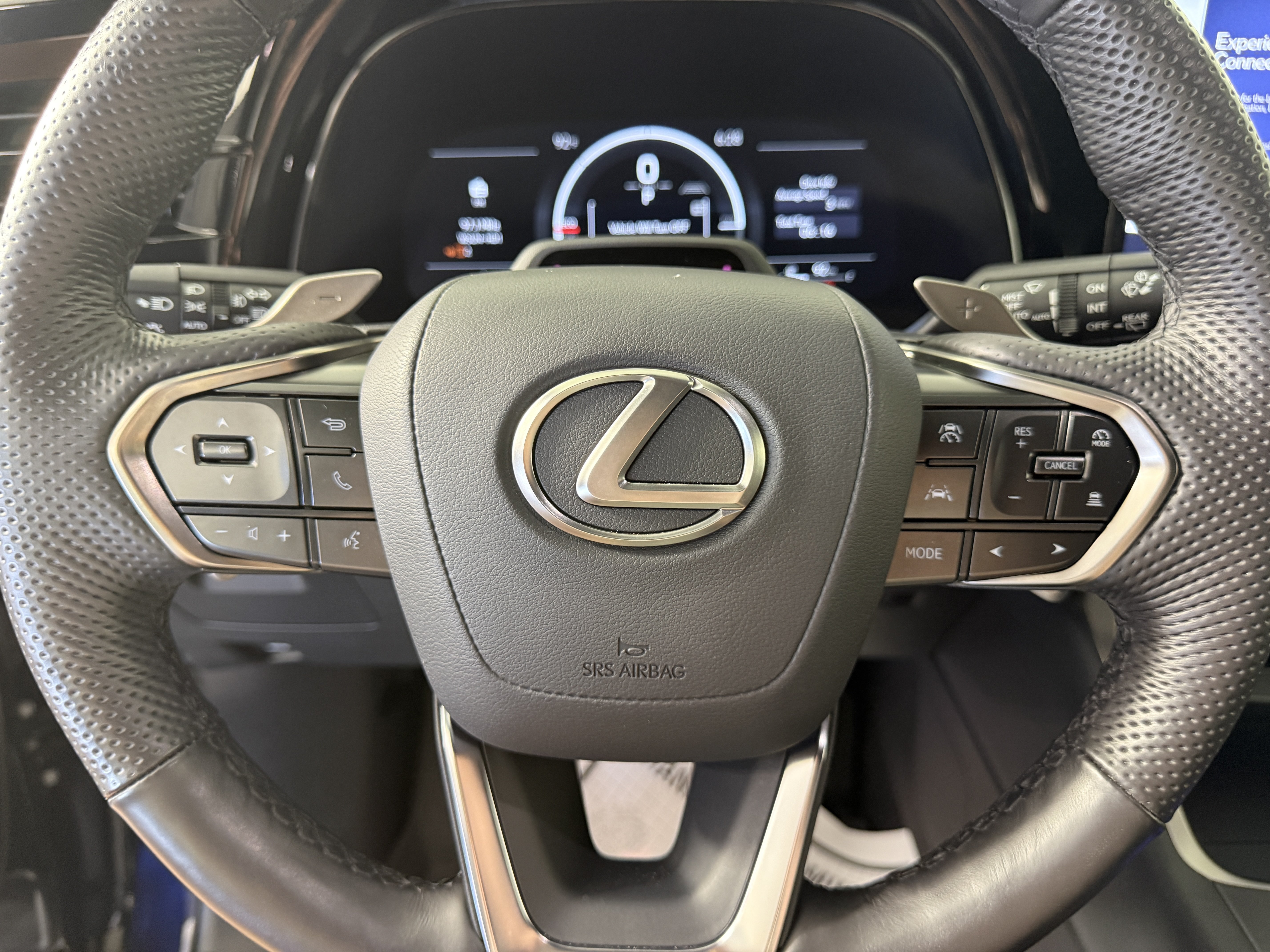 Used 2025 Lexus TX 500h AWD w/ Technology Package image 30