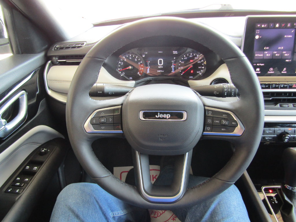 Used 2025 Jeep Compass Limited AWD/4WD image 23