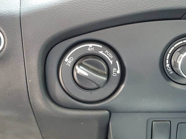 Certified 2023 Nissan Frontier SV w/ Technology Package AWD/4WD image 5