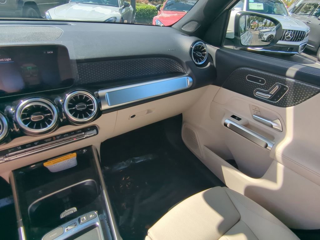 New 2025 Mercedes-Benz GLB 250 GLB 250 image 4